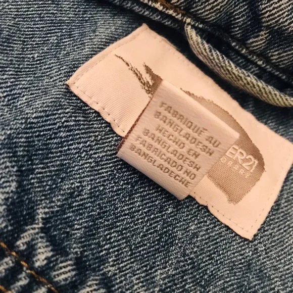 FOREVER 21 • Contemporary Blue Denim Jean Jacket Button Factory Distressed Small - Picture 8 of 9